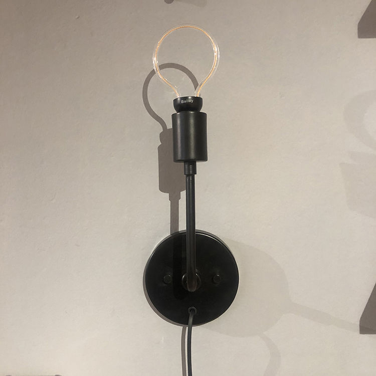 AlexAllen Studio Sconce wandlamp - zwart