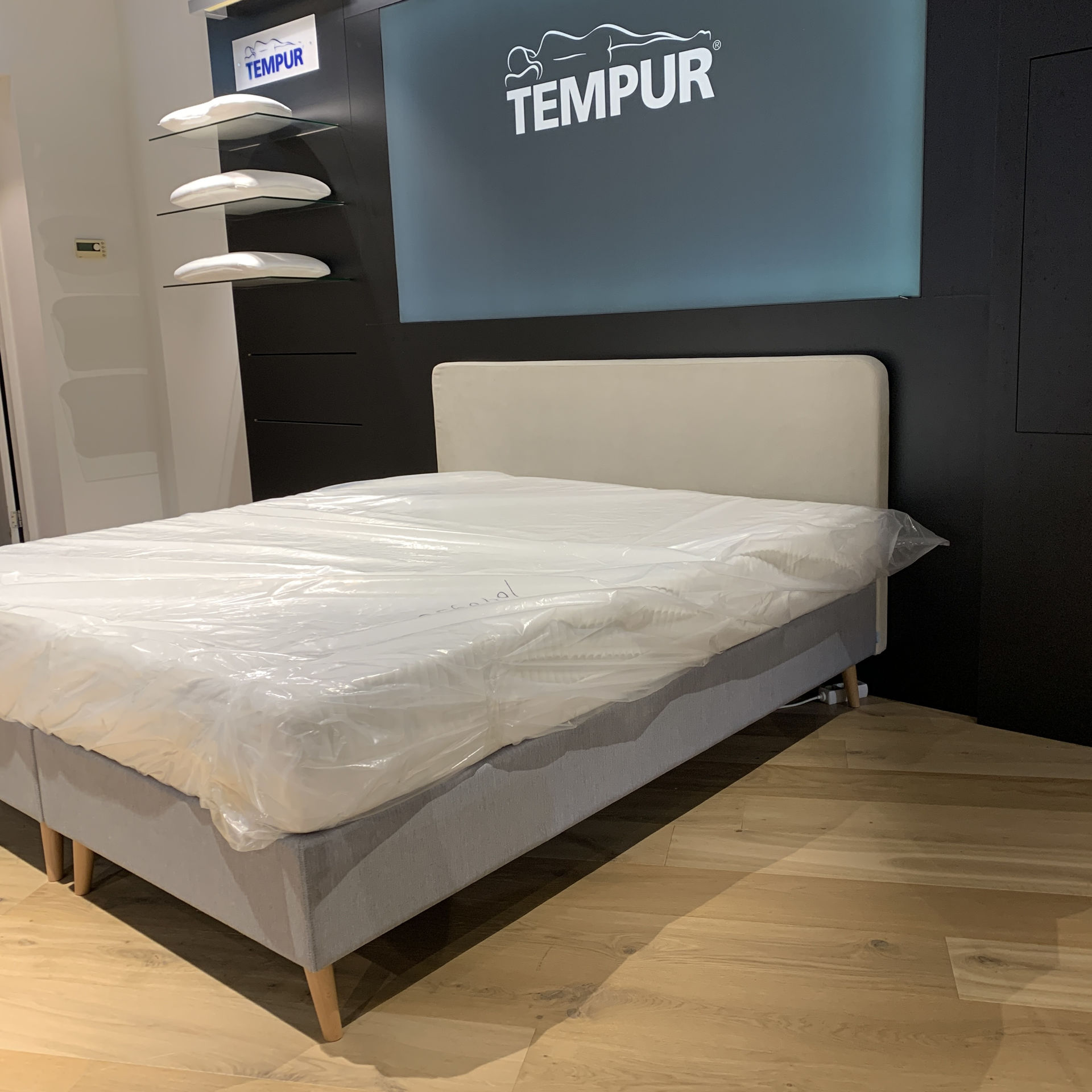 Tempur Micro Tech bed - 180x200