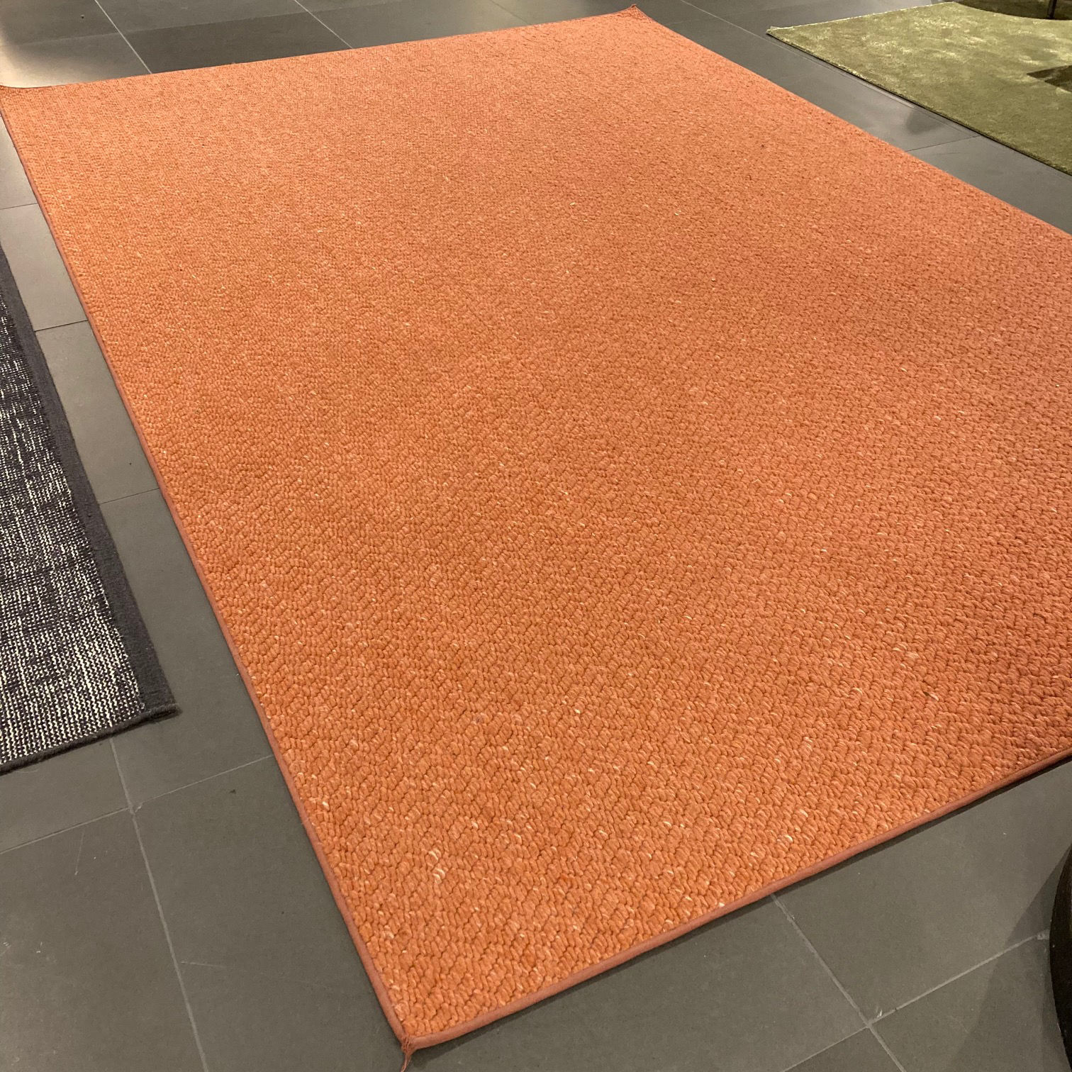 BIC Carpets Pave Chevron vloerkleed - 200x300 - Showroom