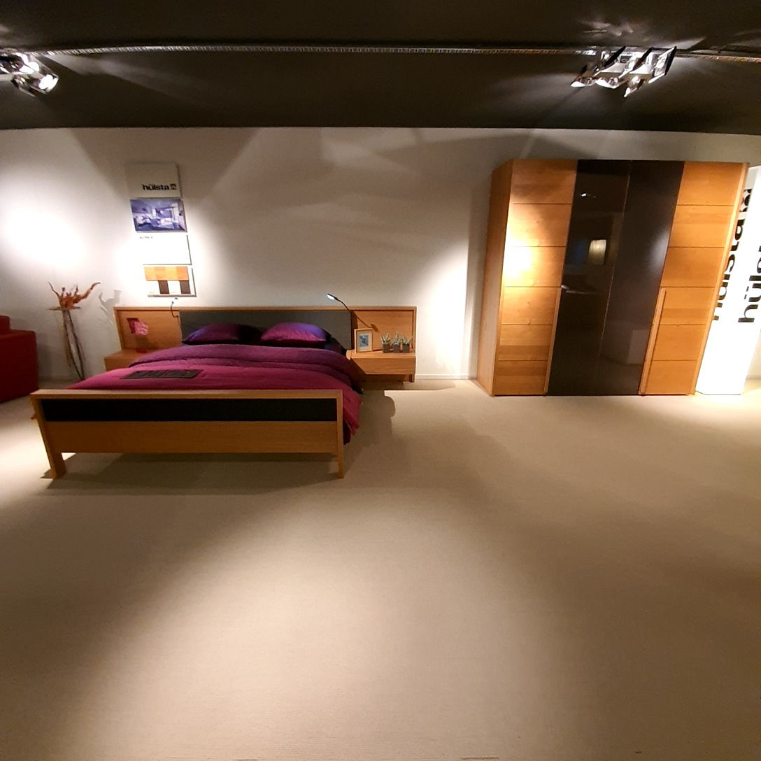 Hülsta Acrea bed - 180x200 met slaapkamerkast - Showroom