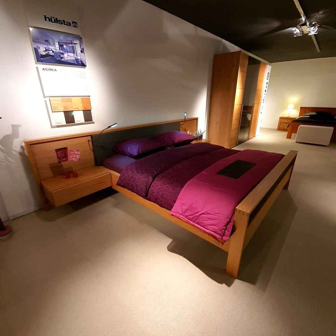 Hülsta Acrea bed - 180x200 met slaapkamerkast - Vooraanzicht