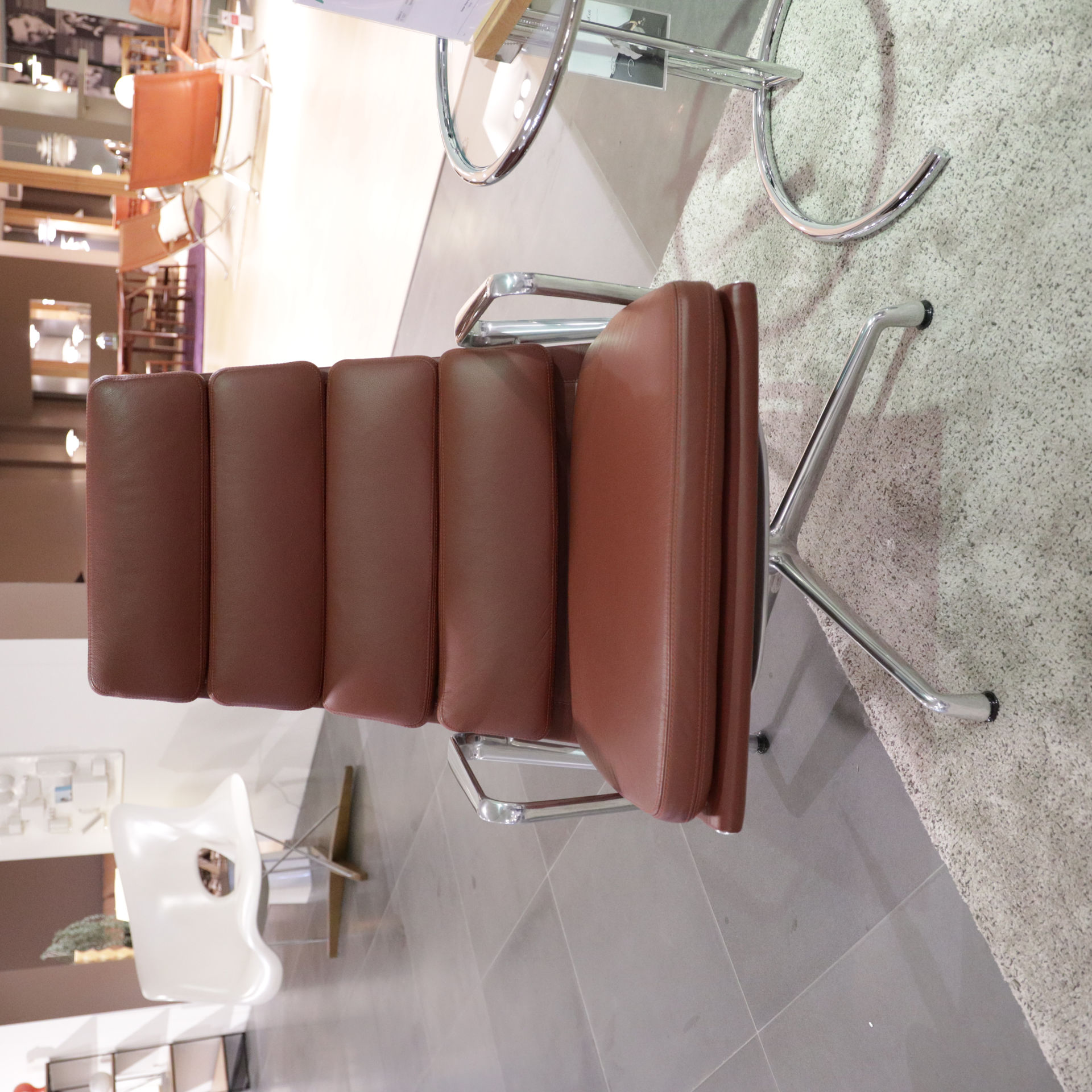 Vitra Outlet Showroommodellen.nl