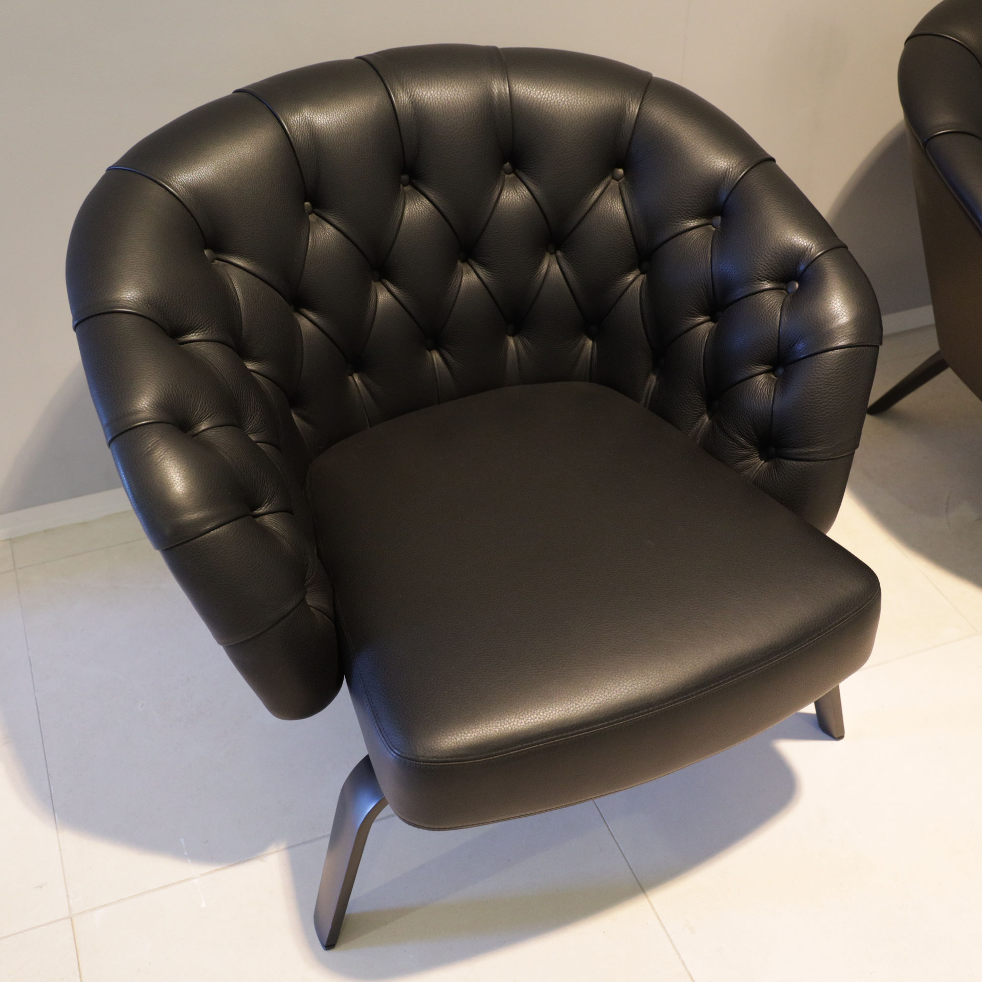 Italiaans Design fauteuil - Zijaanzicht links